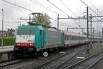186-traxx-140ms-2/693319/am-3-juli-2012-treft-alpha Am 3 Juli 2012 treft Alpha Trains 2802 mit Benelux-IC (aus gemietete ÖBB-Wagen!) in Dordrecht centraal ein.