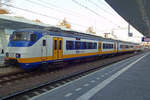 NS 2937 steht am Morgen von 8 November 2019 in Arnhem Centraal.