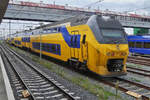 VIRM Doppelstocktriebzug (94 84 4921271-1 NL) steht im Bahnhof Maastricht auf einem Nebengleis. 09.2026