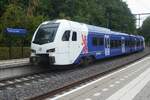 Arriva 462  Limburg voor Limburg  macht am 20 Augustus 2026 halt in das in einer starke Kurve geliegener Bahnhof von Schin op Geul.