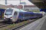 Dreil�nderbahn Stadler Triebzug 550, (94 84 4 040 550-4 NL, Aachen – Maastricht – L�ttich), wechselt zur weiterfahrt nach L�ttich das Gleis im Bahnhof von Maastricht. 09.2026