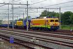 strukton-rail/676049/struktons-neue-1824-steht-vor-ein Struktons Neue: 1824 steht vor ein Gleiskranzug in Nijmegen am 11 Oktober 2019.
