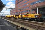 strukton-rail/704542/strukton-303008-steht-mit-ein-gleisbauzug Strukton 303008 steht mit ein Gleisbauzug am 25 Juni 2020 in Amersfoort.