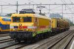 strukton-rail/735660/strukton-1824-steht-am-grauen-20 Strukton 1824 steht am grauen 20 Mai 2021 in Nijmegen.