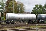 Kesselwagen 37 TEN 84 NL-ORME 7846 074-4 Zacns OnRail GmbH, Mettmann, bei der Durchfahrt in Ulm am 17.09.2022.