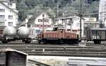 SBB Ee 3/4 Nr.16 302 und ein niederländischer Kugelbehälterwagen in Erstfeld am 21.09.1981.