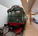 Die NSB El 9.2063 am 16 Juni 2026 im Fl�mbahn Museum / Fl�msbanamuseet (dem alten Empfangsgeb�ude) in Fl�m.