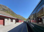 Der Zug der Fl�msbana (Fl�mbahn) hat am 16 Juni 2026 seine Endstation, den 866,8 Meter hoch gelegenen Bahnhof Myrdal erreicht.