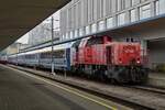 Diesellok 2070 038 zieht eine Wagenreihung Polnischer Personenwagen aus dem Westbahnhof in Wien und fährt mit diesen in die Abstellung. 06.06.2023