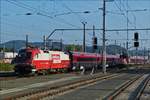 ÖBB Lok 1116 232 zieht ihren Railjetzug aus der Abstellung in den Bahnhof von Salzburg. 16.09.2018 (Hans)