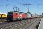 �BB 1293 076 zieht eine der manche KLVs durch Neuwied am 30 April 2026. besonderes nach die �bernahme von Captrain Netherlands durch �BB/RCC Group sind �BB Vectronen auch in Deutschalnd viel �fters zu beobachten.