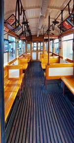Blick in den Innenraum des Stra�enbahnwagen 5376, der Wiener Verkehrsbetriebe.