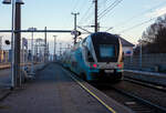 et-4010-kiss/873617/der-sechsteilige-stadler-kiss179-4010-120 Der sechsteilige Stadler Kiss³ 4010 120 bis 4010 620 der WESTbahn fährt als west 907 (St. Johann im Pongau - Bischofshofen - Salzburg Hbf - Attnang-Puchheim - Linz Hbf- St. Pölten Hbf - Wien Westbahnhof) am 14 Januar 2025 vom Bahnhof Attnang-Puchheim weiter in Richtung Wien.