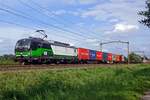 ell-european-locomotive-leasing-wien-2/672146/ell-193-735-schleppt-ein-klv ELL 193 735 schleppt ein KLV durch Oisterwijk am 23 Augustus 2019.