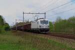 Am trüben 5.April 2024 durchfahrt die noch ganz weisse LTE 193 427 Wijchen mit ein Ganzzug auf den Weg nach Bad Bentherim. Wegen ein blöder Fehler der Verkehrsleitung ins benachbahrten Nijmegen wurde dieser Zug mehr als eine Stünde verspätet. 
