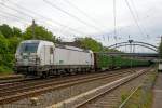   Die an die SETG - Salzburger Eisenbahn Transportlogistik GmbH (Salzburg) vermietete 193 812-5 (91 80 6193 812-5 D-Rpool), eine Siemens Vectron AC der Railpool GmbH (Mnchen), rauscht am 23.05.2015