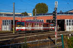 Vor dem Depot der SLB - Salzburger Lokalbahn steht am 13.09.2022 der ET 42 „Bergheim“ .