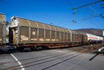 Vierachsiger, großräumiger Drehgestell-Schiebewandwagen 31 81 2743 120-9 A-RCW, der Gattung Habbiins, der Rail Cargo Austria AG (Ein Unternehmen der ÖBB), am 24.03.2021 bei der