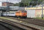 Orange EP08-001 verlässt Szczecin Glowny am 22 Augustus 2021.