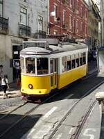 Straßenbahn / Stadtverkehr; Lissabon;  Remodelado von Carris Nr.567 in der Alfana von Lissabonam 04.04.2017.