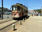 Straßenbahn / Stadtverkehr Porto;  Electrico No.131 in der Rue Nova da Alfandega in Porto am 17.05.2018.