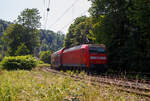 Steuerwagen voraus verlässt der RE 9 rsx - Rhein-Sieg-Express (Siegen – Köln – Aachen) am Freitag den 13 Juni 2025 den Bahnhof Kirchen/Sieg. Hier am Zugschluss die schiebende 146 005-4 (91 80 6146 005-4 D-DB) der DB Regio NRW.
 ...