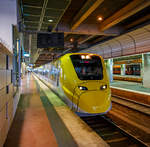   Der Arlanda Express Triebzug 2, ein Alstom Coradia X3, steht am 21.03.2019 auf Gleis 1 in Stockholm Central zur Abfahrt nach dem Flughafen Stockholm/Arlanda bereit.