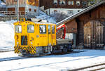 RhB Tm 2/2 83 am18.02.2017 abgestellt beim Bahnhof Bergn/Bravuogn.