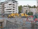 Im  neuen  CEV MVR Bahnhof von Vevey werden die Gleise gestopft.