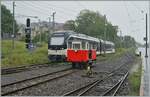 Wie winzig klein die RB Draisine der RB Dm 2/2 N° 3  Biniou  der Blonay-Chamby Bahn ist, zeigt dieses Bild im Vergleich zum CEV MVR ABeh 2/6 N° 7503  Blonay-Chamby . Somit dürfte die 3,71 Meter lange Dm 2/2 der kürzeste Reisezug sein, nutzte die B-C die Draisine doch vor einigen Jahren auf dem Abschnitt Chamby - Chaulin im Museumsreisezug Verkehr. 

18. August 2024 