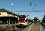 Der SBB Flirt 523 044 verlsst als Regionalzug 7826 von Olten kommend den Bahnhof Grenchen Sd Richtung Biel/Bienne.