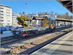 Der Scheuchzer Tm 98 85 52 34 401-8 CH-  Ecureuil 1  (Eichhörnchen) wartet in Vevey auf die Weiterfahrt nach Lausanne.