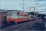 Da aus gründen der Stückzahl und des Alters eher wenig zu sehen, zeige ich trotz Qualitätsmängel ein Bild der Prototyp Re 4/4 II 11003 die mit einem Swiss-Express in Zürich HB auf die Abfahrt wartet. 

Gescanntes Analogbild vom 25. Juli 1984