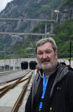 Eröffnung Gotthardbasistunnel 2016. Hier ein glücklicher hellertal.startbilder-Fotograf nach der Durchfahrt am Südportal bei Pollegio. (04.06.2016)