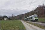 Der BLS RABe 528 104 ist bei Freiburghaus als S 2 15243 von Laupen BE nach Langnau i.E. via Bern - Konolfingen unterwegs.

24. Januar 2024 