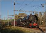 Die 141 R 568 der L'Association 141 R 568 auf ihrer Herbstrundfahrt  Train Chasse  von Vallorbe via Lausanne - Lausanne Triage - Biel/Bienne - Lyss - Lausanne, hier bei der Ankunft in Palézieux.