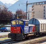 Der Rangiertraktor (Rangierlok) Tm 232 227-9 (Tm 98 85 5 232 227-9 CH-SBBC) der SBB Cargo, ex SBB Tm IV -  9677, ist am 28.05.2012 beim Bahnhof Martigny abgestellt.