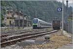 In Iselle di Trasquera zeigen sich ein BLS RABe 528 MIKA und eine der wenigen (zur Zeit 25.6.26) noch fahrt�chtigen BLS Re4/4 195 mit einem Tunnelautozug nach Brig.

Nun scheint die Zeit der BLS Re 4/4 wirklich definitiv abgelaufen zu sein. 

17. August 2024