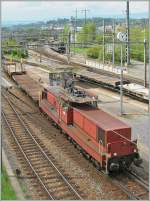 Die Ee 6/6 16813 in Lausanne Triage. 
27. April 2006