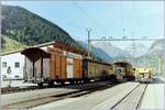 Die RhB Ge 6/6 I 412 rangiert in Zernez.