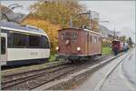 La DER de la Saison / Das Saison Ende der Blonay Chamby Bahn 2025 - Seit einigen Jahren zeigt die Blonay Chamby Bahn zum Saison Ende mit einem verdichteten Fahrplan noch einmal ihre herrlichen Fahrzeuge im Einsatz: Die BOB HGe 3/3 29 N° 29 der Blonay Chamby Bahn ragniert in Blonay für die Rückleistung ihres Zugs nach Chaulin (der im Hintergrund zu sehen ist.). 

25. OKt. 2025