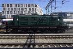 Ae 3/6I  10664 steht am 24 Mai 2026 in Brugg AG mit der non-Buchli Seite des Loks nach der Bahnsteig. Obwohl sie nicht teilnam an das von Verein Mikado 1244 organisiertes Offenes Tur Wochenende am Pfingsten 2026, erh�hte die 10664 die Freude der Eise ...