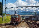 Steuerwagen voraus (Bt 50 63 20 - 33 950-6) verlässt der BLS Pendelzug als Regio Spiez–Interlaken Ost am 28.05.2012 den Bahnhof Spiez.