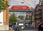 Re 460/434844/-leider-ohne-tram-habe-ich . Leider ohne Tram habe ich die Re 460 052-4 auf dem Viadukt in der Limmatstrasse in Zrich erwischt. 05.06.2015 (Jeanny)