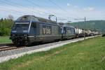 Güterzug von BLS CARGO INTERNATIONAL mit Doppeltraktion Re 465 bei Murgenthal am 24. April 2020. Wegen dem geplanten Umbau sind diese Lokomotiven mit dem fotogenen blauen Anstrich bald Geschichte.
Foto: Walter Ruetsch
