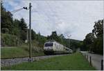 Der vor wenigen Minuten mit der BLS Re 465 008 in Chambrelien eingefahrene RE 3919 von La Chaux-de-Fonds nach Bern verlässt den Spitzkehrbahnhof Chambrelien bereits wieder, nun auf dem Weg nach