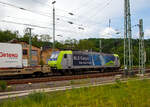 Die BLS Cargo 010, Re 485 010-3 (91 85 4485 010-3 CH-BLSC) fährt am 08.06.2021 mit einem KLV/CargoBeamer Alpinzug Domodossola- Kaldenkirchen, durch Betzdorf (Sieg) in Richtung Köln.