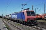 Am 30 April 2026 zieht SBB Cargo 482 029 ein KLV Zug s�dw�rts durch Neuwied.
