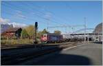 Die SBB Re 6/6 11689 (Re 620 089-3)  Amsteg-Silenen  mit einem Güterzug in Richtung St-Triphon bei der Durchfahrt in Aigle.