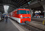 Die HGe 4/4 II die zb HGe 4/4 101 968-6 „Ringgenberg“ (ex SBB Brünigbahn) steht am 09.09.2021 im Bahnhof Luzern mit einem IR nach Engelberg.